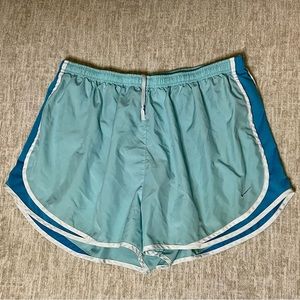 Women's Nike Dry Tempo Running Short